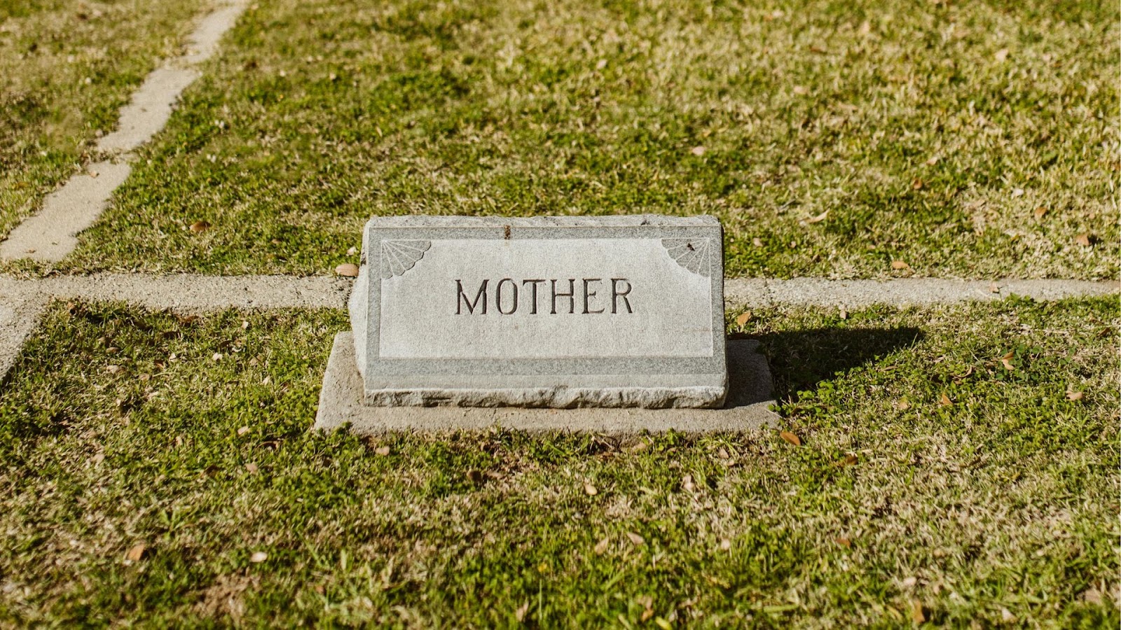 Losing a mother is one of the most upsetting parts of life.&nbsp;