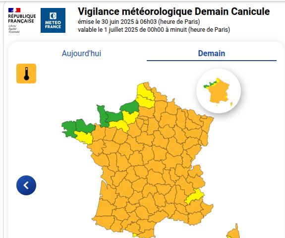 Map of France showing heat warnings everywhere apart from along the Channel coast
