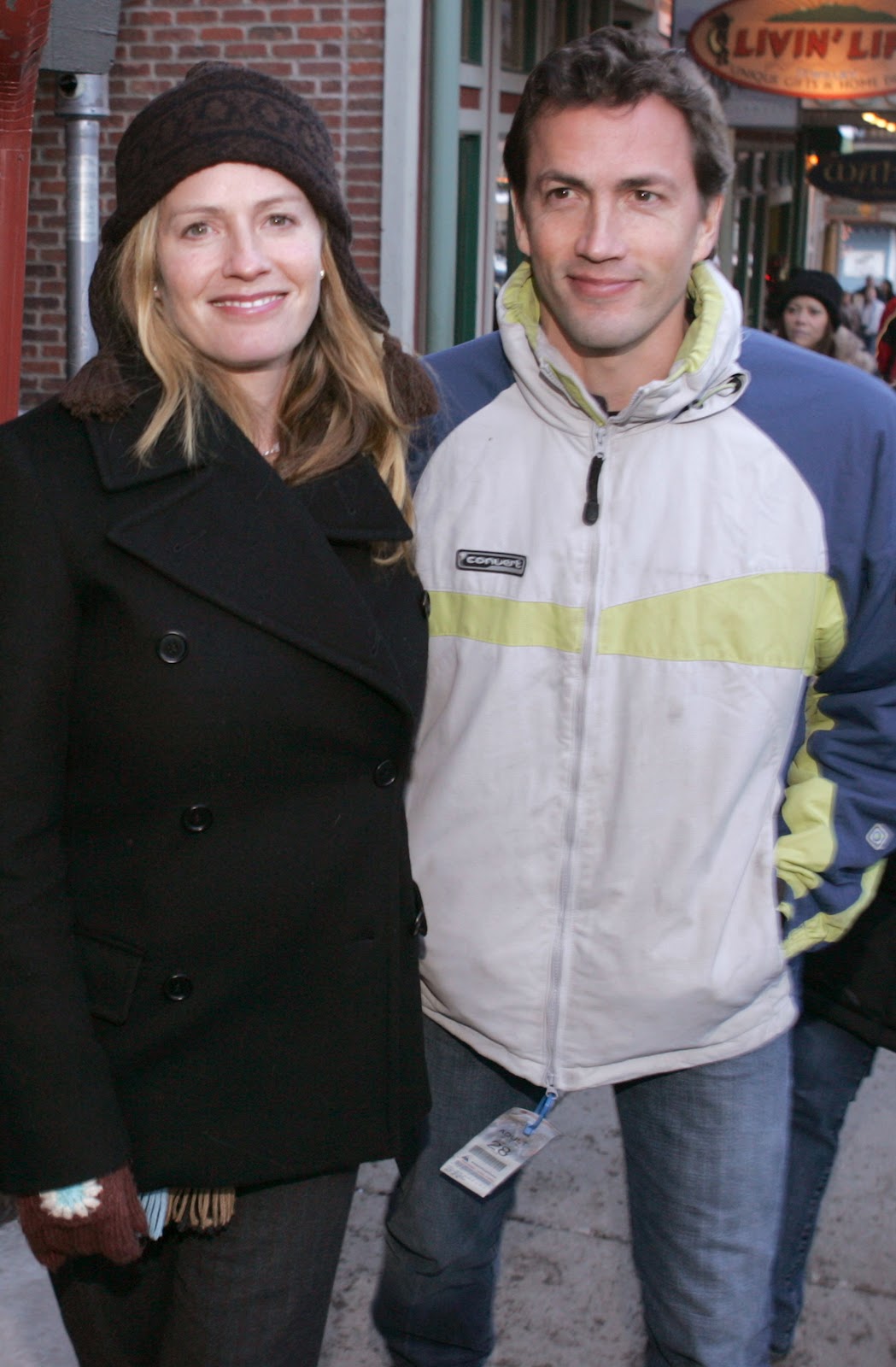 Elisabeth and Andrew Shue pictured on January 23, 2006 | Source: Getty Images