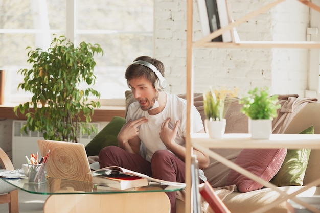 A Modern Lifestyle: How to Stay Relevant and Thriving