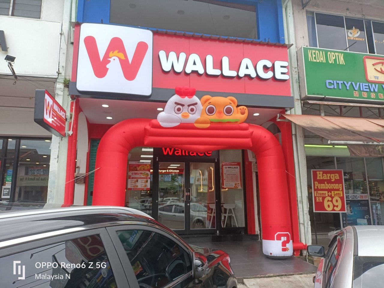 Here's why Wallace is the 8th most popular fast food restaurant in the world.