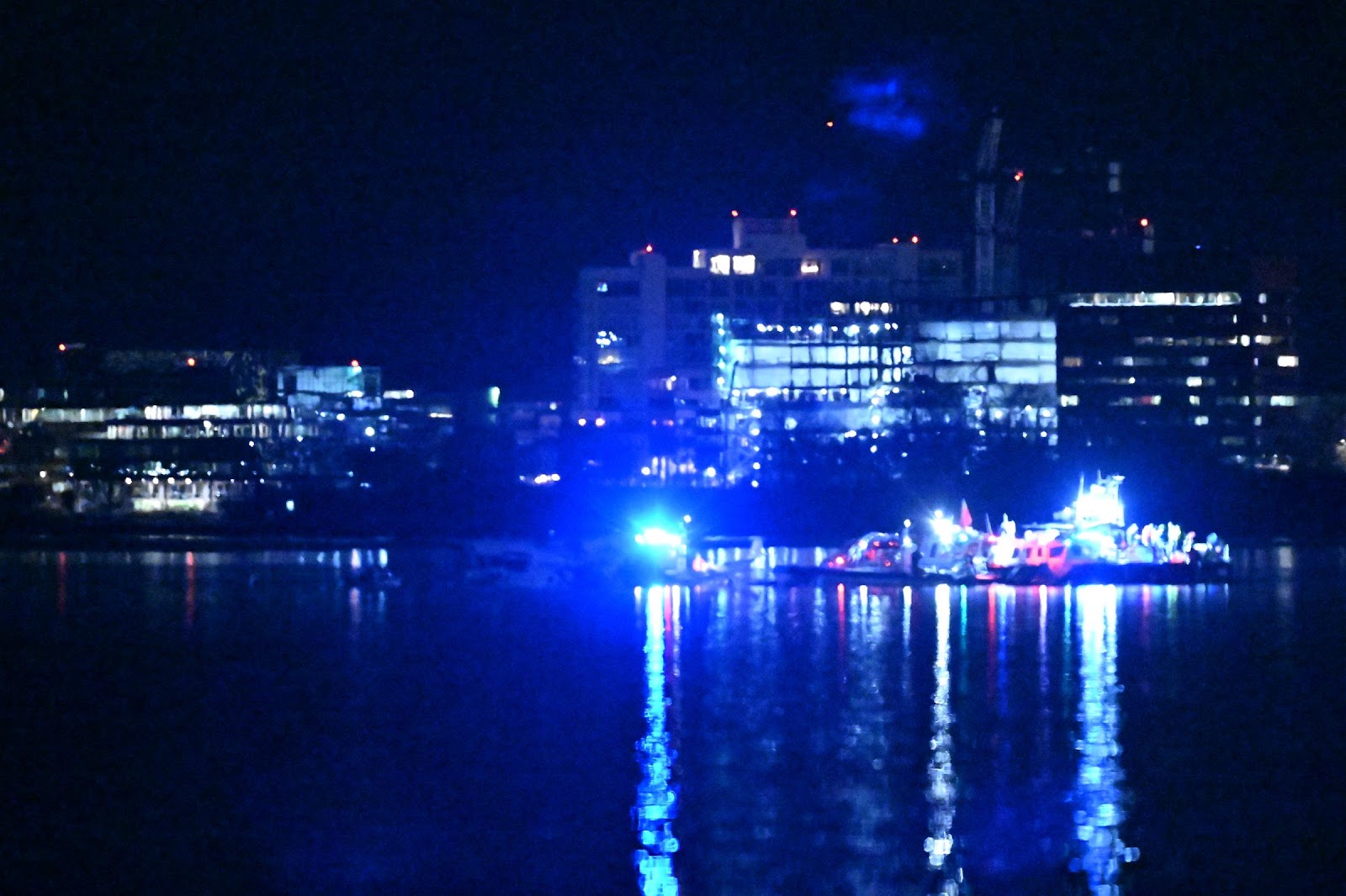 A view of the American Airlines plane in the water after it collided in midair with a military helicopter and crashed into the Potomac River in Washington, D.C., on January 30, 2025 | Source: Getty Images