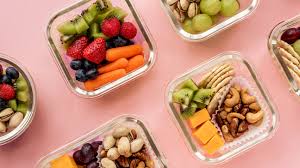 How to Maintain a Healthy Diet While Traveling