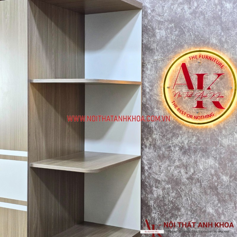 Các ngăn kệ tiện ích của tủ quần áo MDF 3 cánh