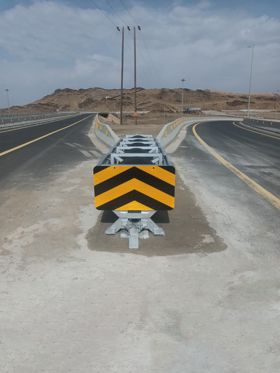 Full Protection of Medians Using Concrete Attenuator Systems