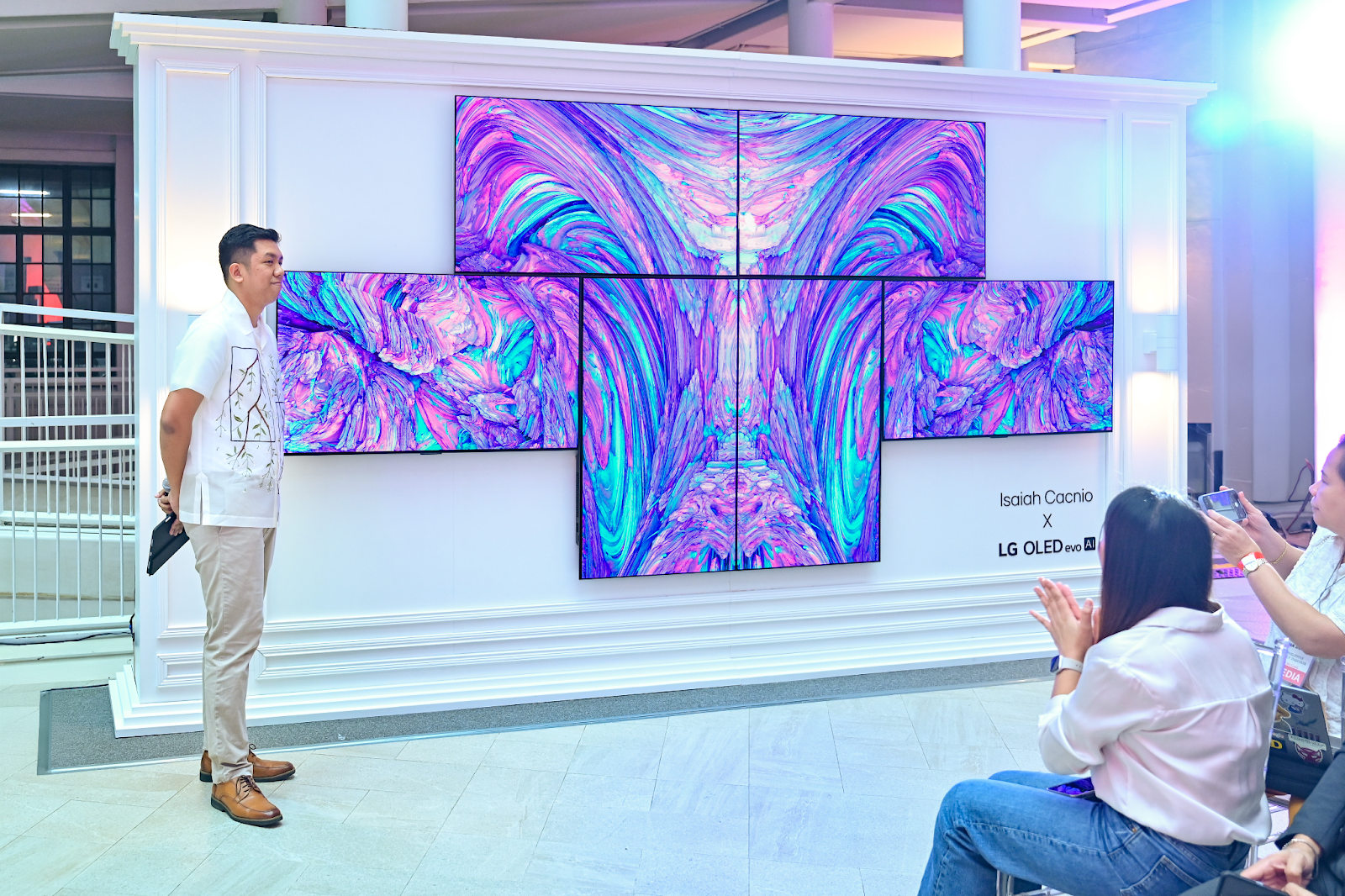 Celebrating 12 Years of OLED Excellence, LG Showcases “Fragments” by Isaiah Cacnio at the National Museum of Natural History