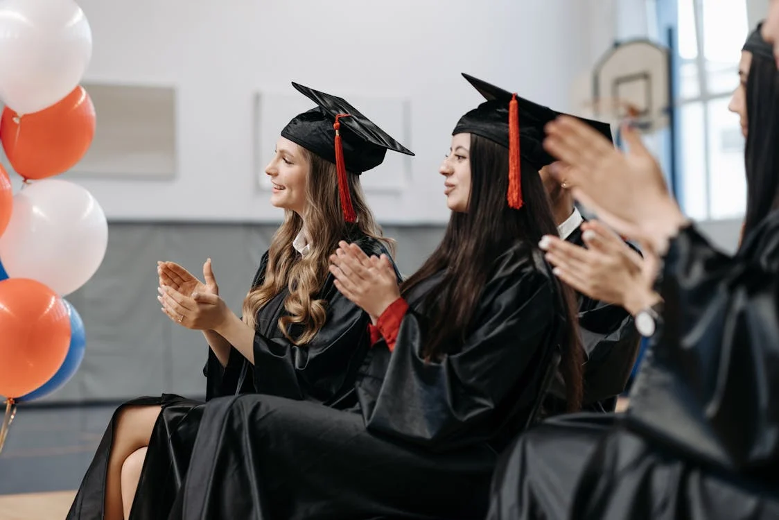 Syarat Cumlaude Secara Umum yang Harus Dipenuhi Mahasiswa