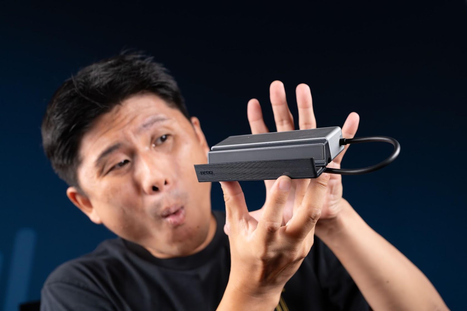 上班寫碼、下班打怪！BenQ beCreatus GR10 擴充 hub 集線器 開箱評測 ｜工程師專武、高效散熱、雙螢幕輸出、HDMI 2.1、4K 144Hz HDR、USB 4、USB 3.2 Gen 2、PD 100W、2.5GbE 基座、Steam Deck、RD280U、ScreenBar Pro 掛燈｜科技狗 - benq, 集線器 - 科技狗 3C DOG