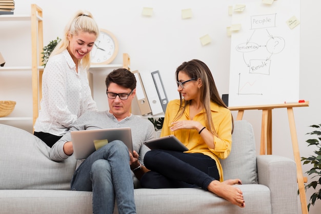 How to Choose Home Decorations that Reflect Your Personality