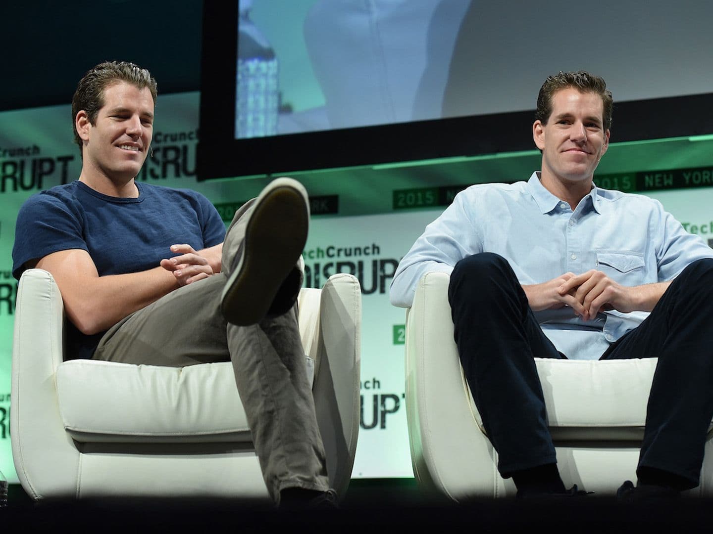 Tyler và Cameron Winklevoss, Gemini, trong sự kiện TechCrunch Disrupt NY 2015. (TechCrunch/Wikimedia)