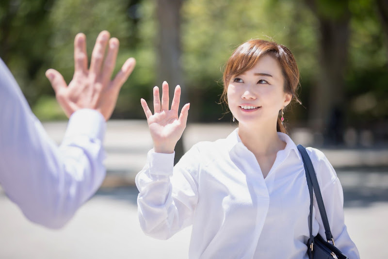 Japanese greet each other in the afternoon