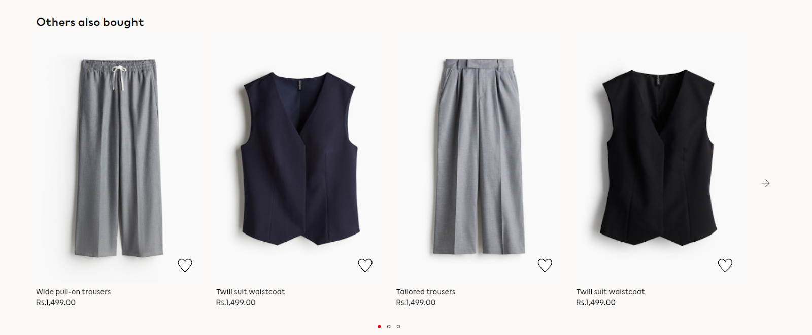 H&M suggests products under the head of “others also bought”