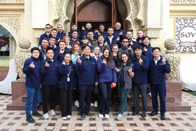  KT&G has established a corporation in Uzbekistan. KT&G Uzbekistan staff line up for a group photo.