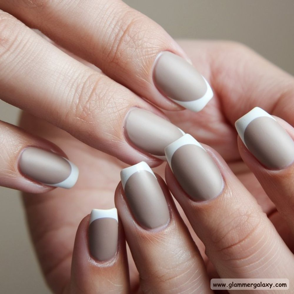 Neutral Winter Nails having Luxurious Velvet Touch
