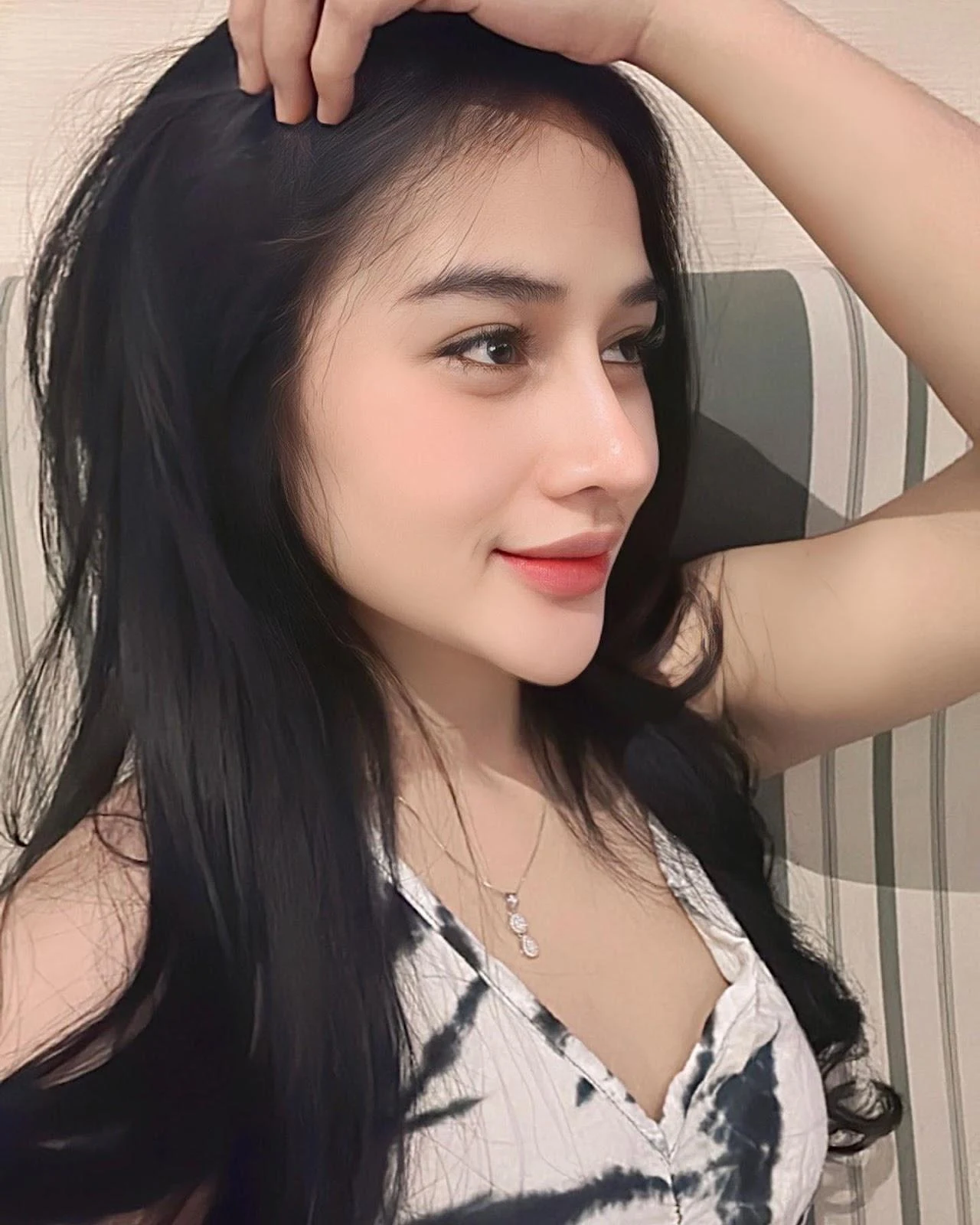 Wanita Seksi yang Membuatmu Terhanyut Dalam Gairah, wanita seksi, terhanyut, cewek manja