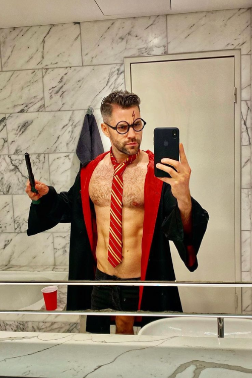 42 Last Minute Halloween Costumes for Men to Impress at Any Party