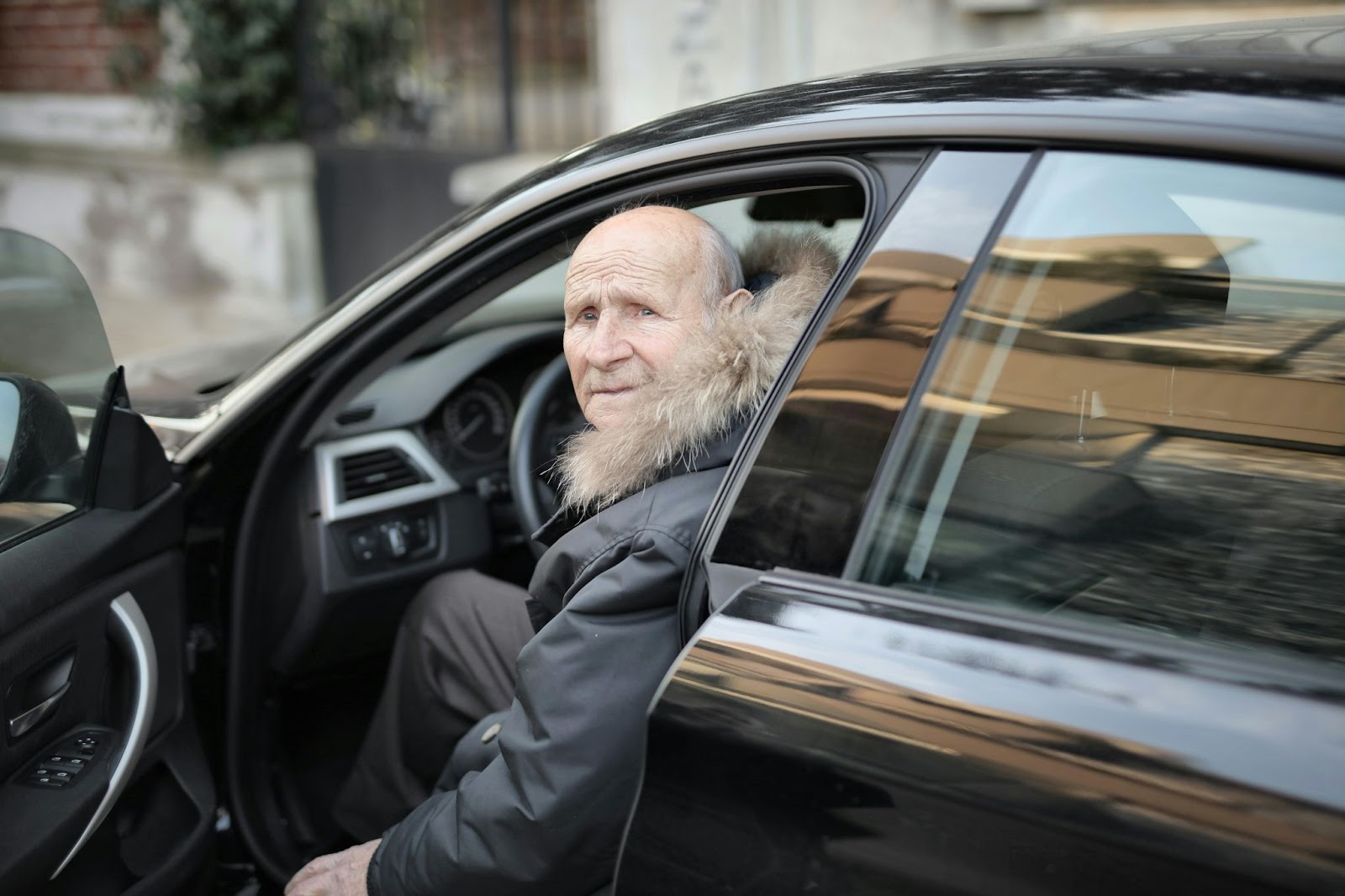 Driving in Old Age: top tips for staying safe on a long car journey-featured