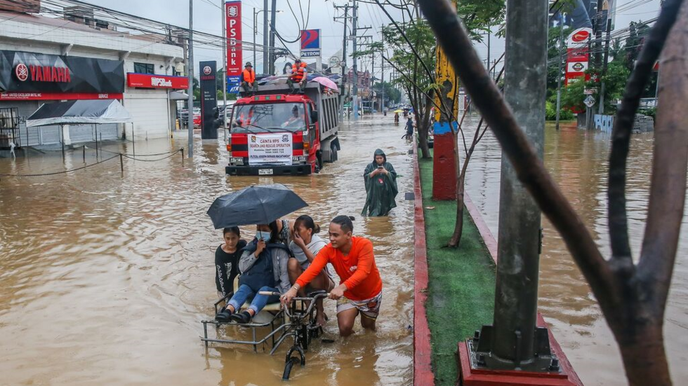 Le bilan des inondations soudaines et des glissements de terrain causés par le typhon Yagi et la mousson du sud-ouest aux Philippines s'élève à 15 morts.
le 5 septembre 2024