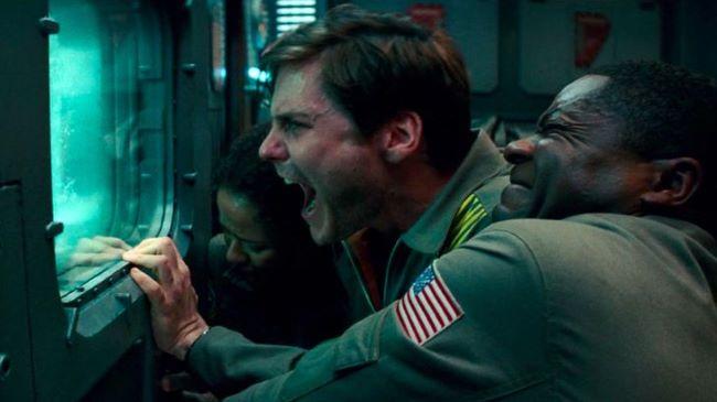 4.THE CLOVERFIELD PARADOX 4