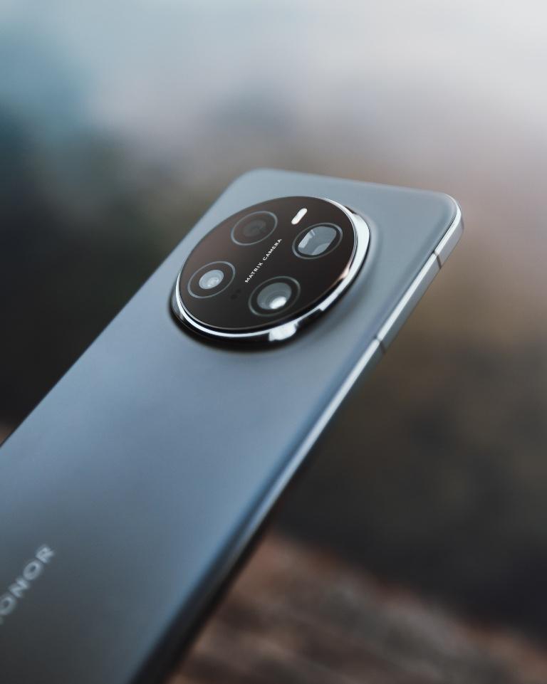 A close up of a phone

AI-generated content may be incorrect.