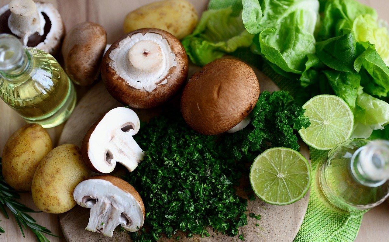 Top 10 Seasonal Food Experiences for Solo Female Travelers