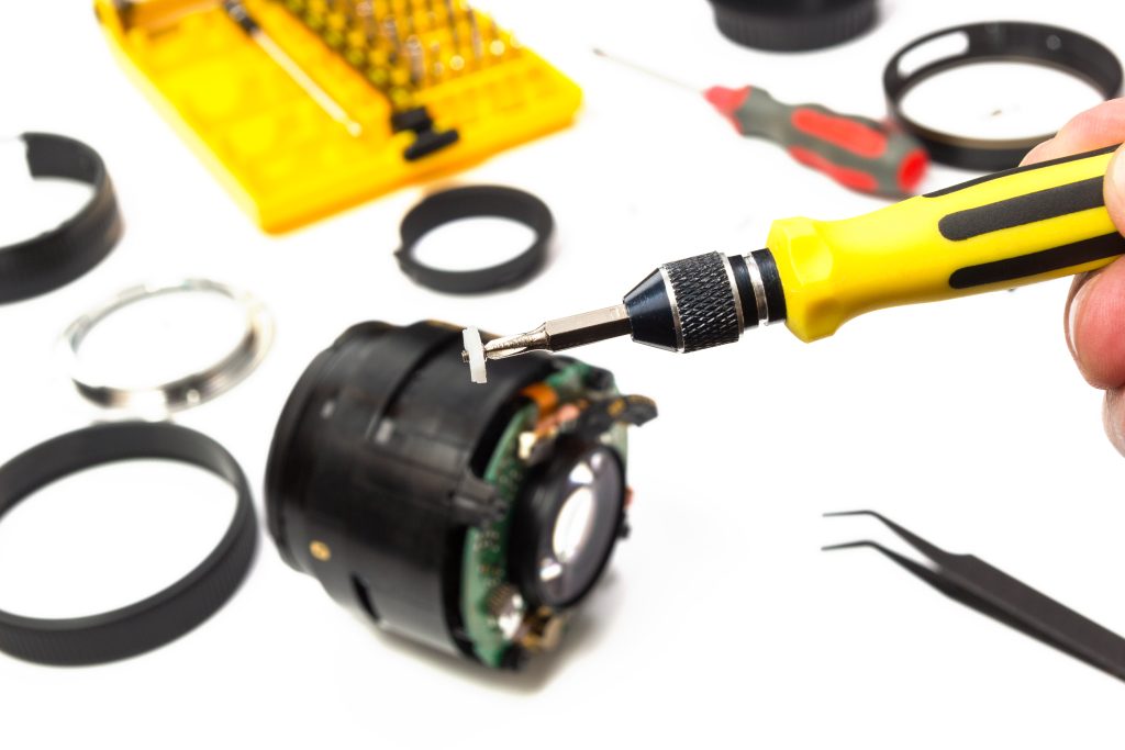 comment remplacer le moteur d'un dyson v6?