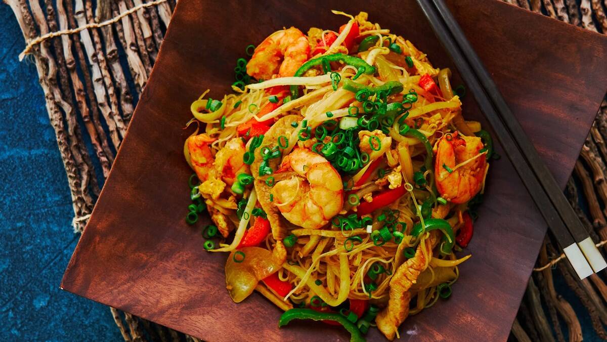 Stir-fried dishes in Vietnam are both delicious and eye-catching. Source: Dien May Xanh