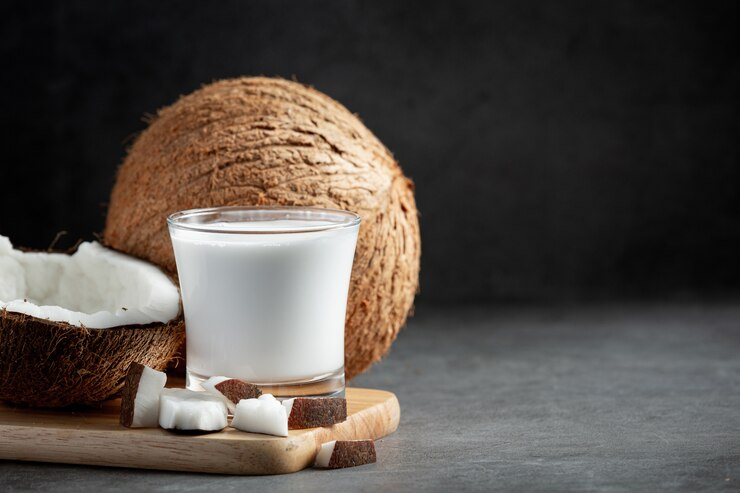 How to Use Coconut Milk for Hair