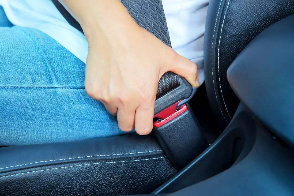 Unlock Locked Seat Belts After an Accident With MyAirbags