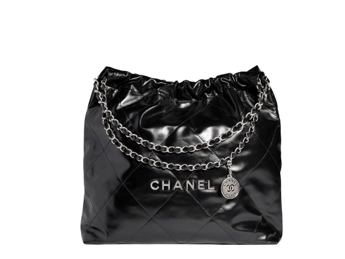 1. กระเป๋า Chanel 22