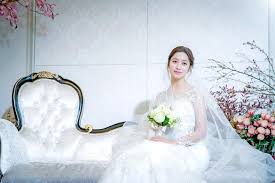 This contain an image of Actors Park Se Young And Kwak Jung Wook  wedding photo