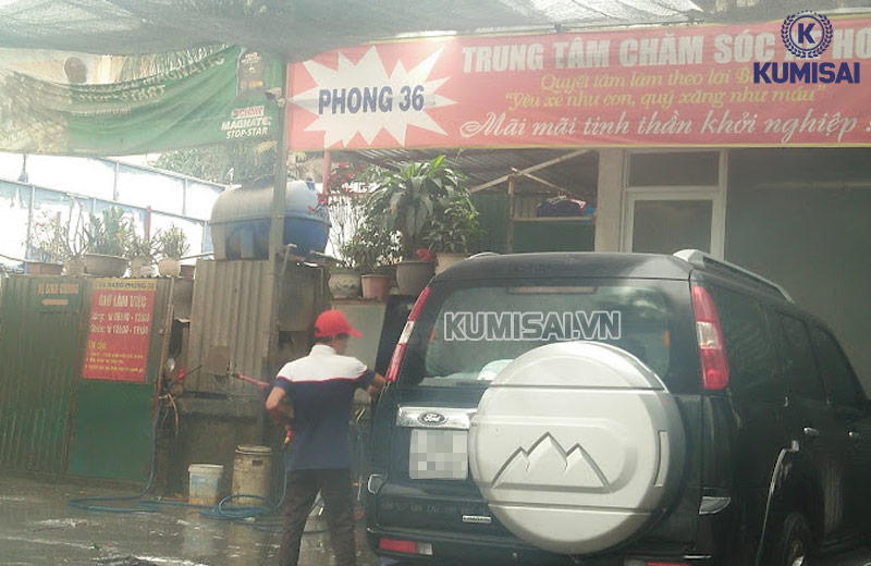 Tiệm rửa xe chuyên nghiệp Phong 36