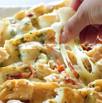 Cheesy Bacon Garlic Pull Apart Bread