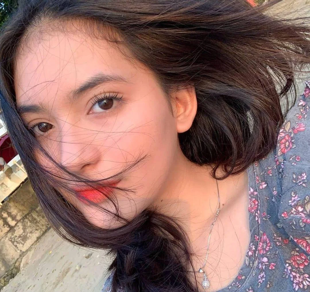 Gadis Cantik yang Membuat Setiap Gerakan Mereka Meninggalkan Jejak Hasrat, gadis cantik, jejak hasrat, cewek seksi