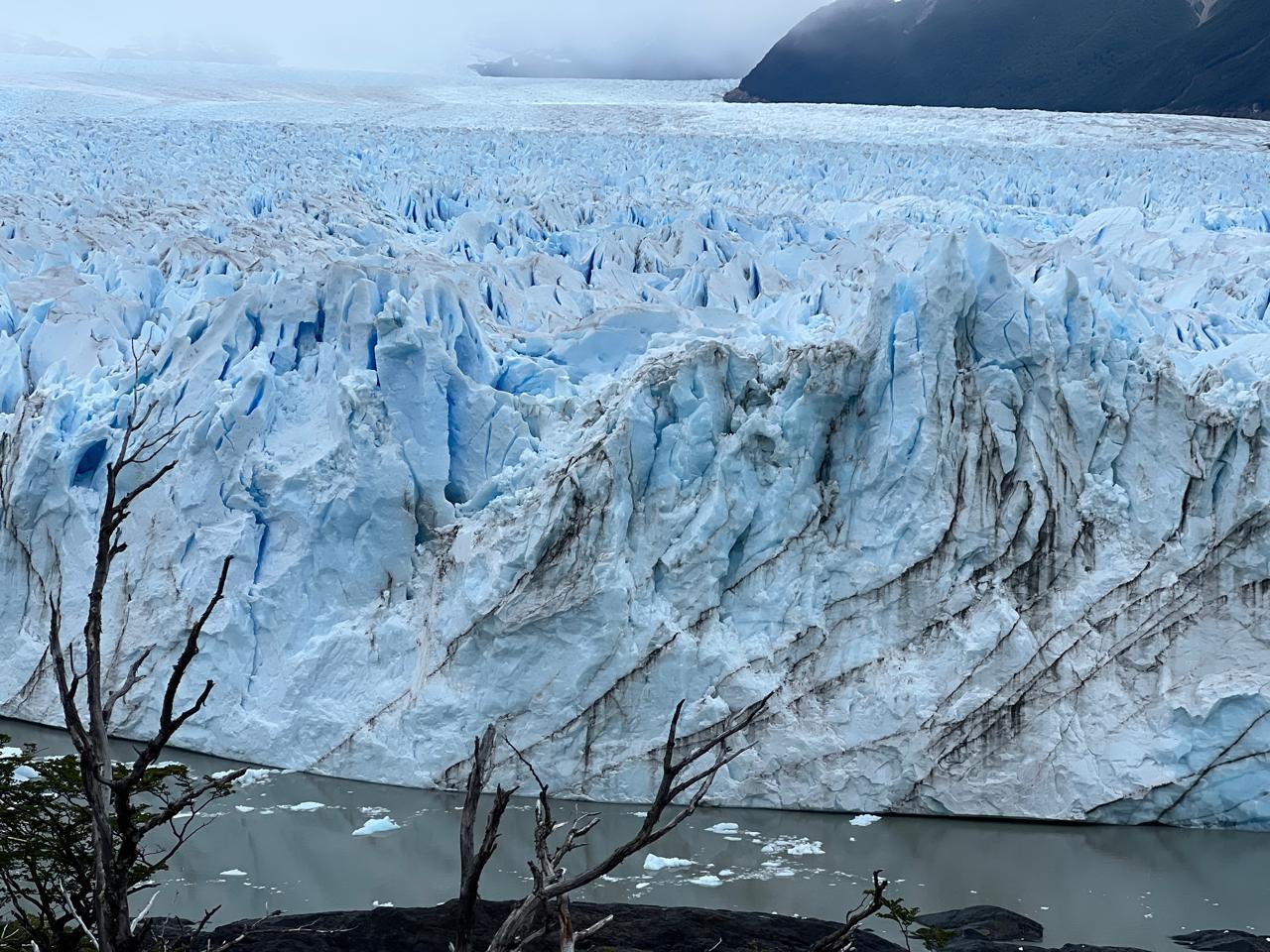 Montanha com neve

Descrição gerada automaticamente