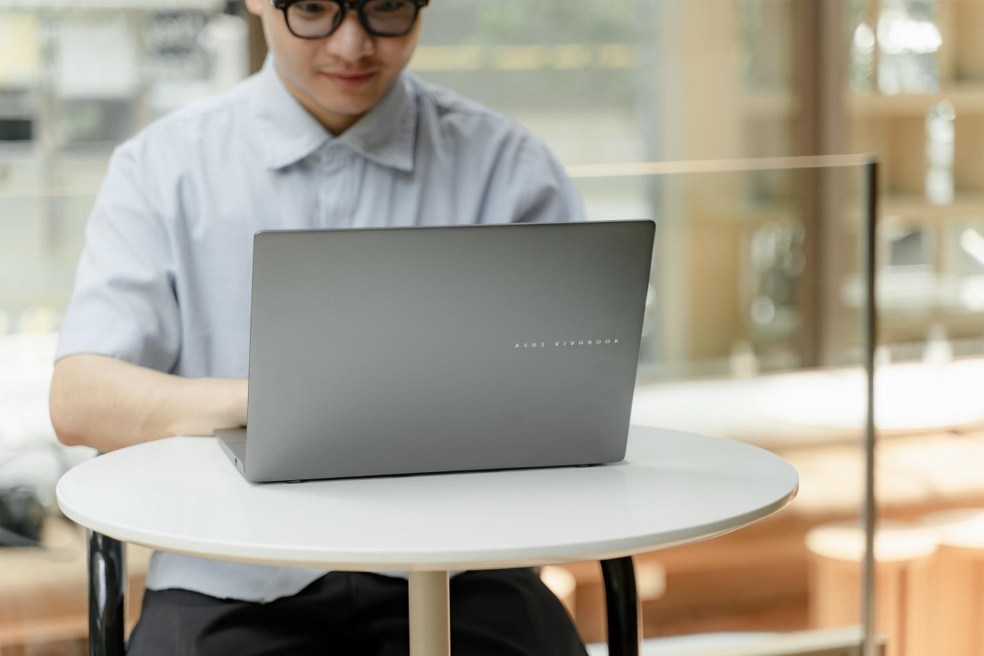 Vivobook S14