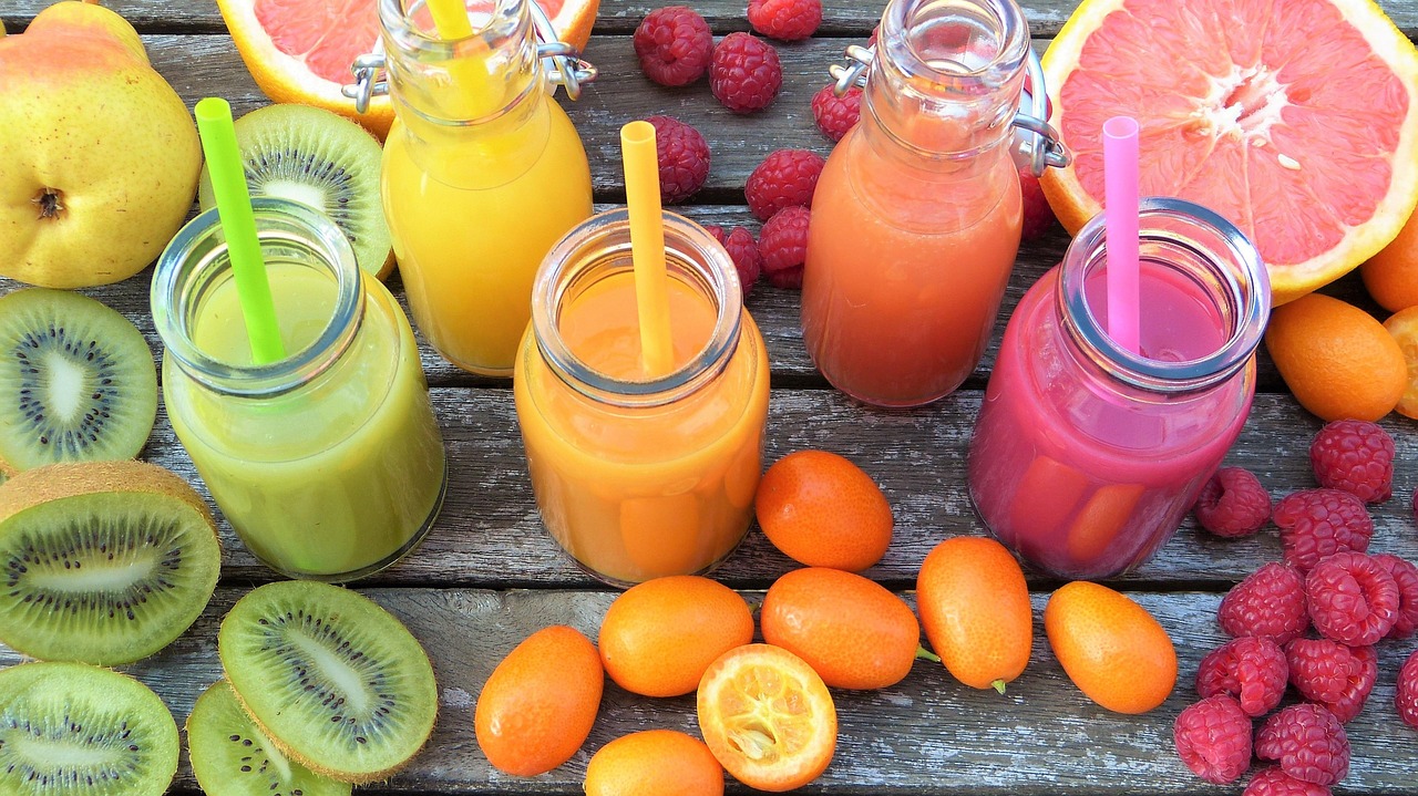 Looking for a weekly menu of juices of different fruits which are healthy and energizing? Discover daily detox blends packed with nutrients — from green apple to mixed berries. Perfect for clean eating, weight balance, and a fresh start.
