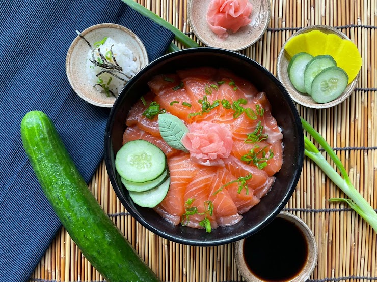 Fresh Norwegian salmon sashimi, vinegared sushi rice, wasabi, sushi gari, soy sauce


Please Select Quantity