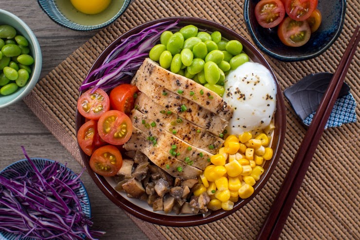 Brown rice, chicken breast, sautéed mushrooms, corn, purple slaw, cherry tomatoes, edamame, onsen egg, housemade sesame sauce.


Please Select Quantity