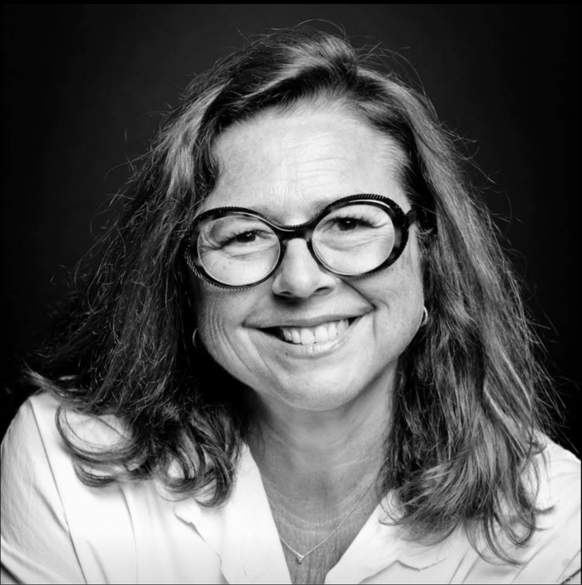 Une image contenant Visage humain, sourire, personne, portrait

Le contenu généré par l’IA peut être incorrect.
