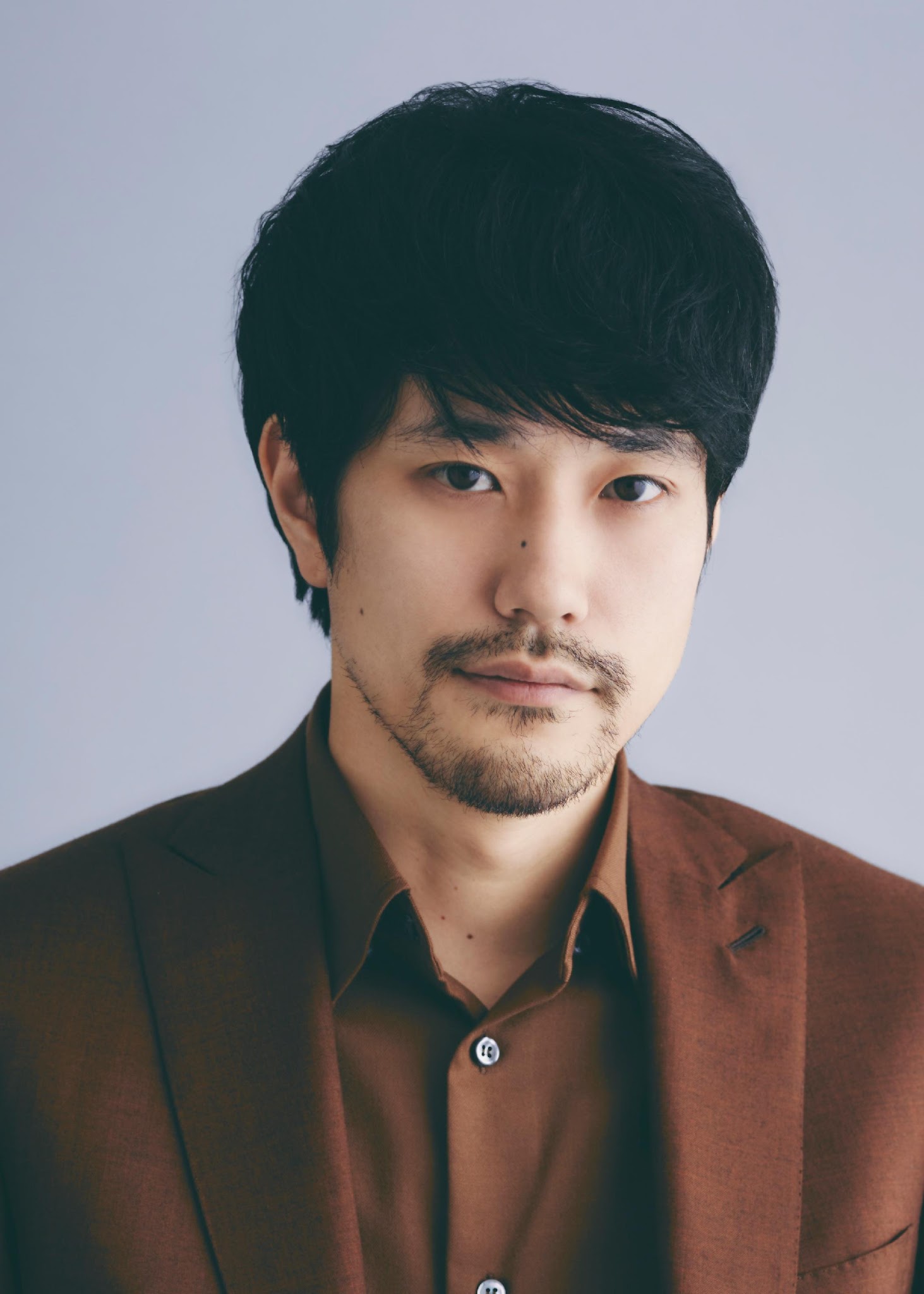 黒いシャツを着ている男性

AI 生成コンテンツは誤りを含む可能性があります。